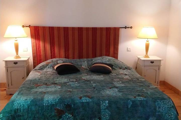 Location de vacances pour 6 personnes, avec terrasse ainsi que jardin et piscine, animaux acceptés à Réauville - 3