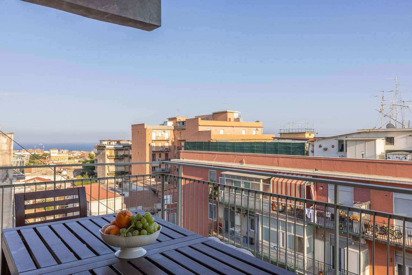 Apartment 'Room 002' with Sea View, Wi-Fi, and Air Conditioning in Catania, Catania Province
