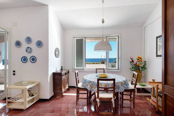 Gîte pour 6 personnes, avec terrasse à Arenzano - 2