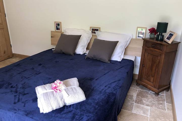Location de vacances pour 8 personnes, avec terrasse et jardin à Taussac - 3