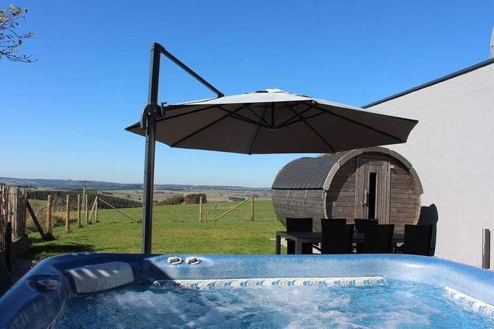 Ferienhaus für 4 Personen, mit Garten und Whirlpool sowie Sauna