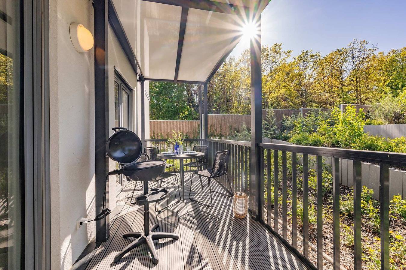 Ganze Wohnung, Moderne Ferienwohnung mit Balkon und Parkplatz – nur 800 m zum Strand in Kölpinsee, Loddin
