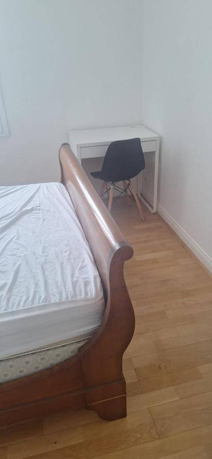 Appartement entier, Three-Bedroom Apartment in Saint-Jean-de-la-Ruelle, Vallée de la Loire