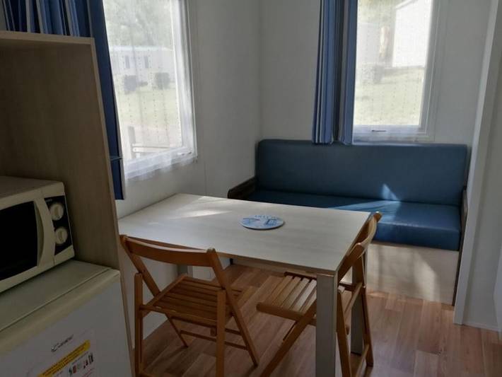Mobil home pour 4 personnes, avec bassin pour enfant à Salles - 3