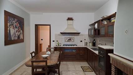 Cottage pour 7 personnes, avec vue et balcon à Barisciano