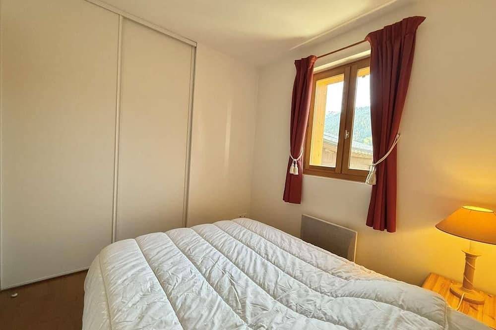 Appartement entier, 10m du centre station, 1er étage, balcon, parking, télévision, casier à ski, 50m², Praz sur Arly in Praz-sur-Arly, Pays du Mont-Blanc