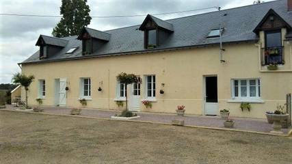 Gîte pour 12 personnes, avec jardin et vue à Neuil