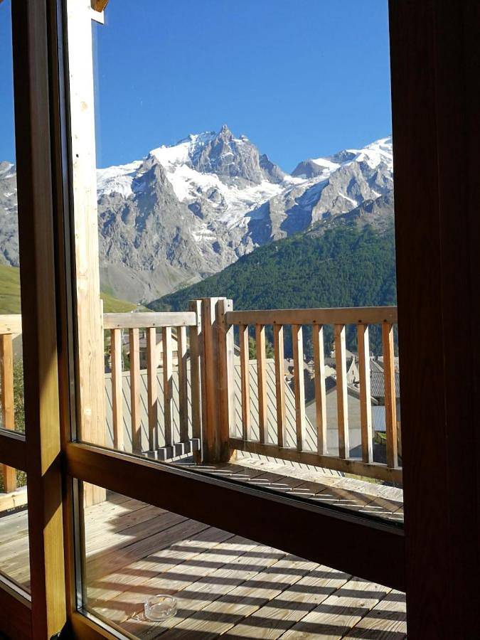 Appartement de vacances pour 12 personnes, avec terrasse ainsi que vue et sauna, animaux acceptés