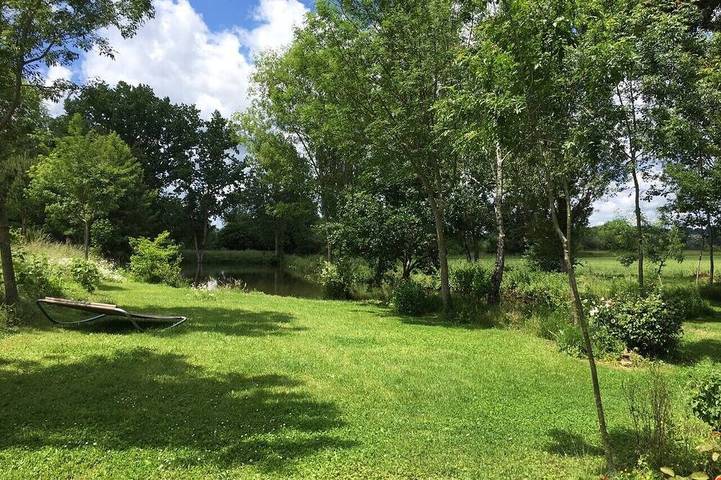 Cottage pour 2 personnes, avec jardin à Saint-Antoine-Cumond
