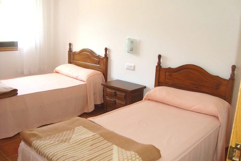 Entire apartment, Apartamento En El Rural Con Terraza En Sanxenxo, Cerca Del Mar in Sanxenxo, Rías Baixas