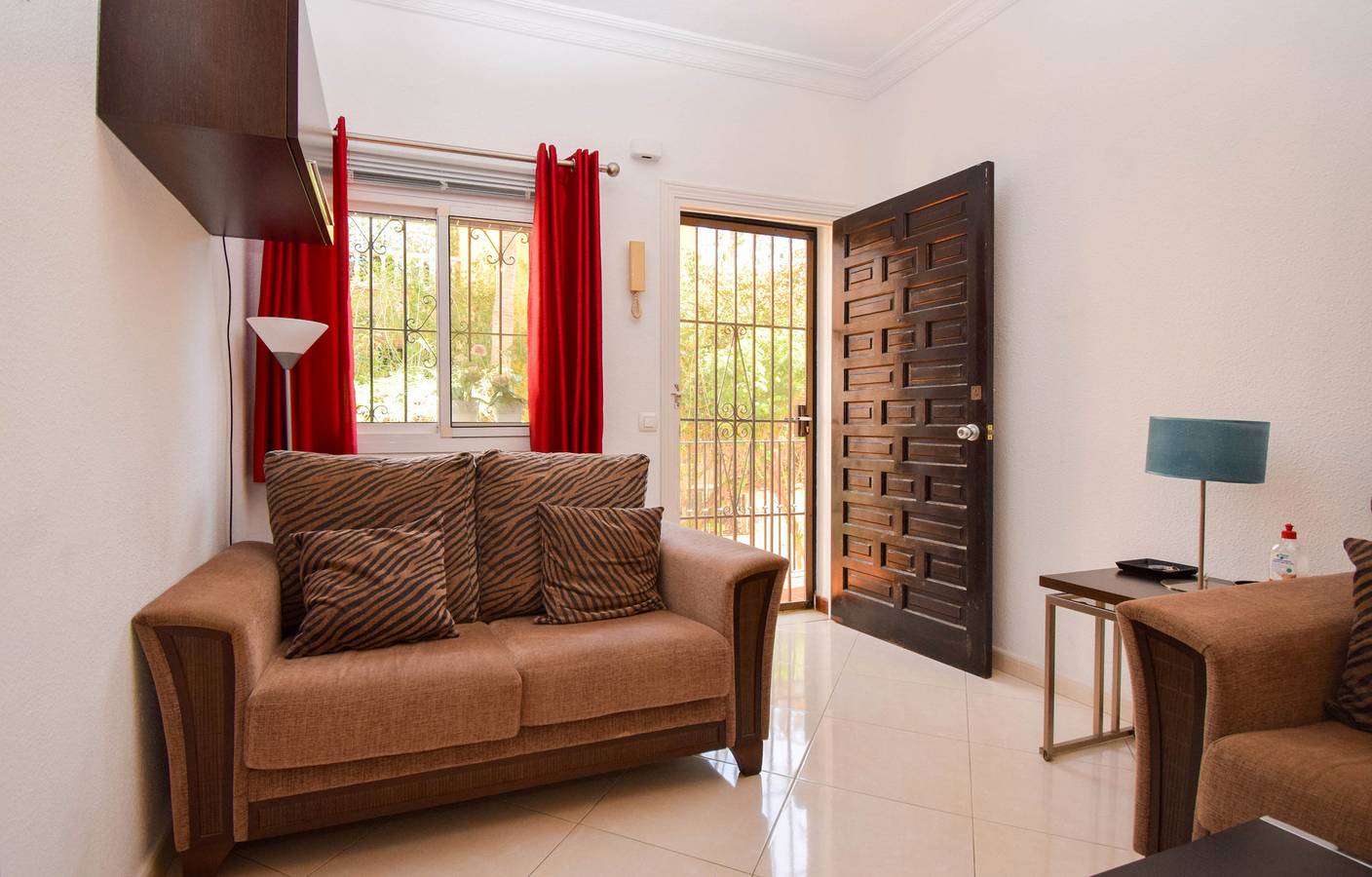 Apartamento entero, Apartamento con terraza y piscina cerca de la playa in Benalmádena Costa, Benalmádena