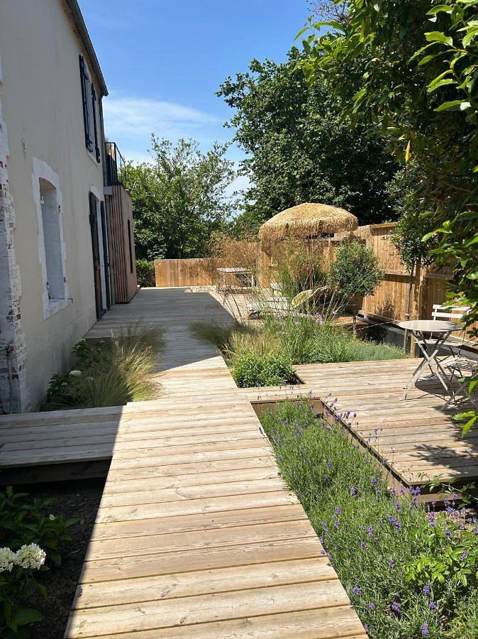 Location de vacances pour 6 personnes, avec vue ainsi que jardin et balcon dans Plage du Béchet - 2