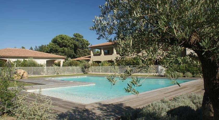 Appartement de vacances entier, Appartement Alzetu. 5 pers, piscine, plage à 2 min en voiture in Lecci, Arrondissement de Sartène