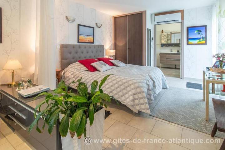 Chambre d’hôte pour 2 personnes, avec terrasse et jardin à Semussac