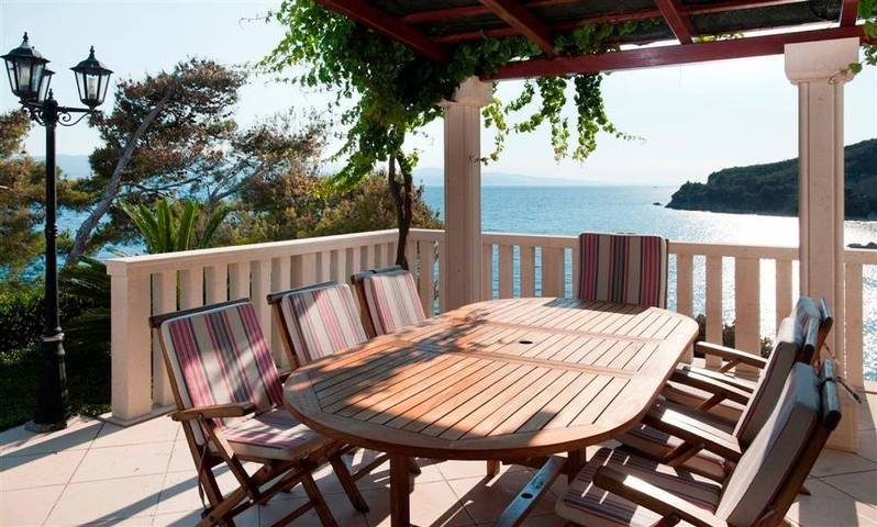 Villa pour 8 personnes, avec vue et terrasse à Mimice