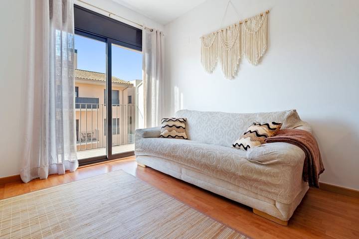 Apartamento entero, Apartamento 'Miguel' con terraza privada, Wi-Fi y aire acondicionado in Vinebre, Tierras del Ebro
