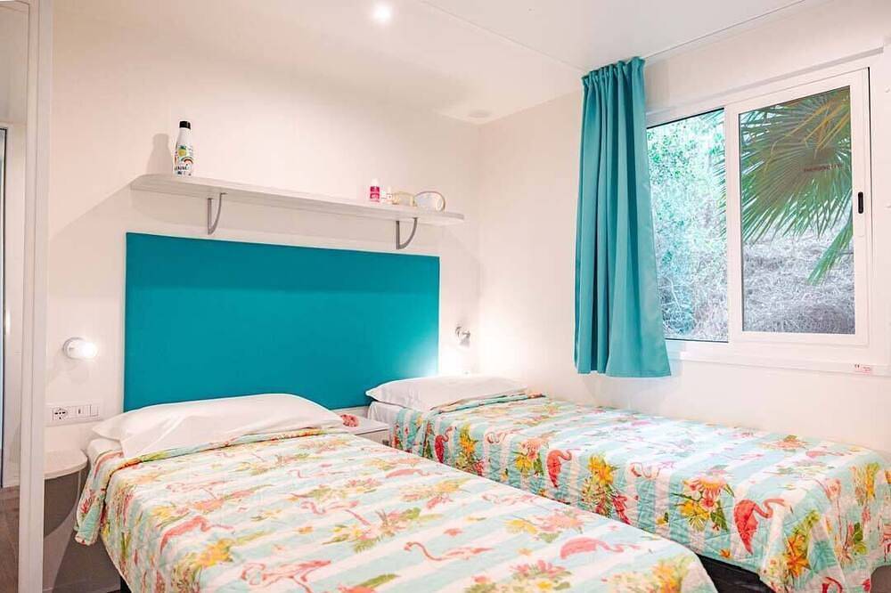 Camping Village Rosselba Le Palme Mobilehome Comfort for 4 persons in Magazzini, Portoferraio
