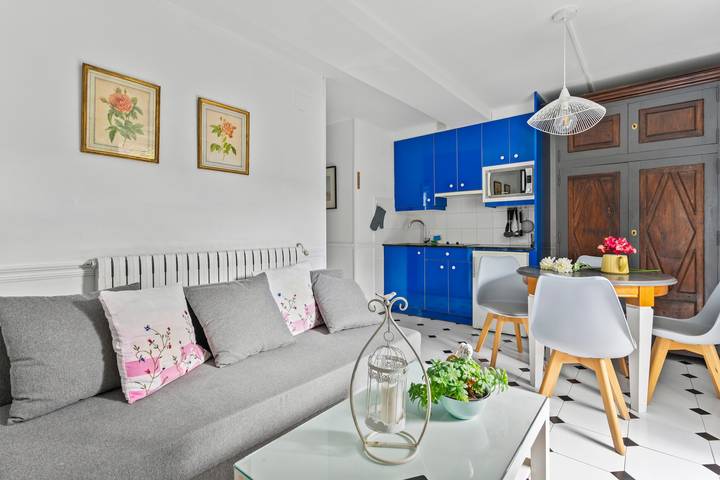 Casa Las Indianas 'Apartment 4' with Mountain Views, Private Garden and Wi-Fi in Renedo de Cabuérniga, Cabuérniga