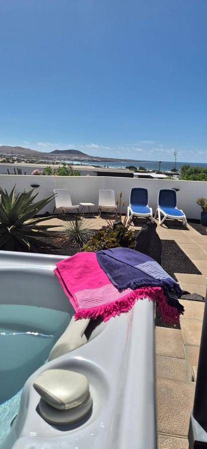 La Belle Vie in Famara Beach, Teguise