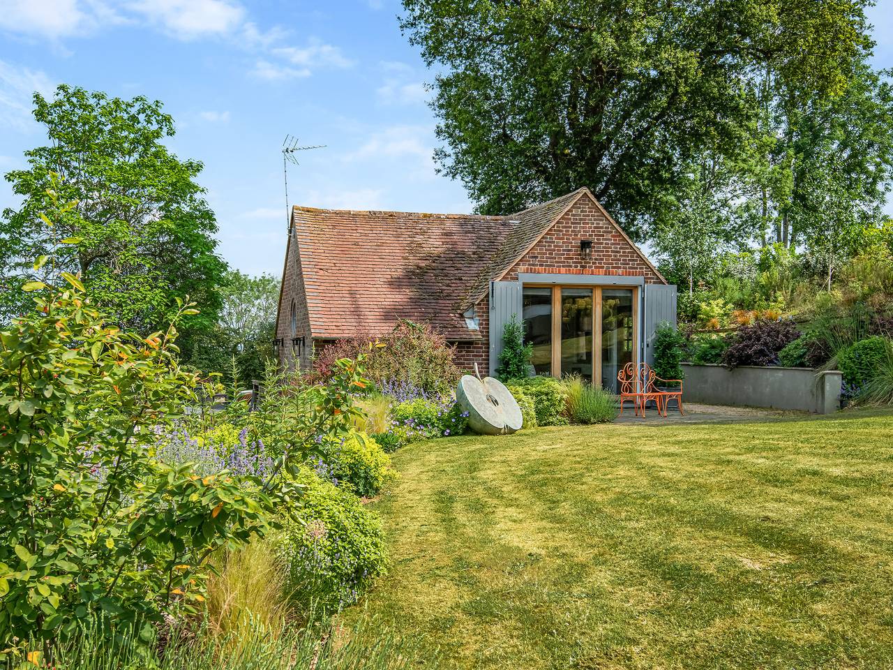 The Cottage High Wykehurst End in Ewhurst (Surrey), Surrey