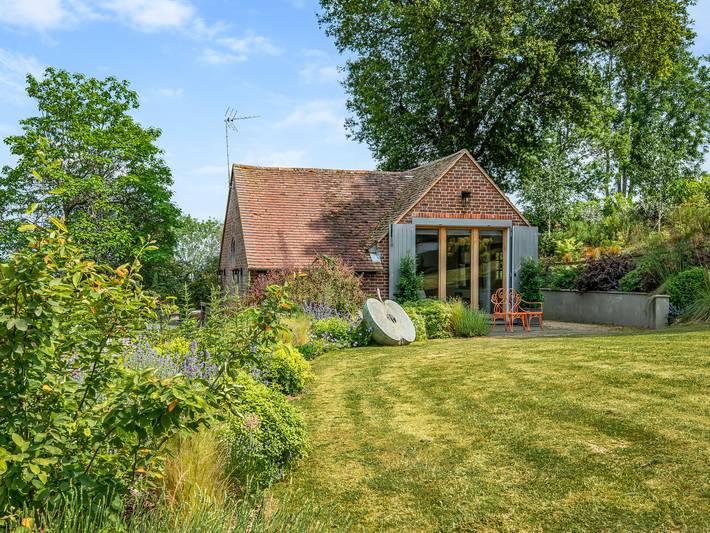 Log cabin for 2 people, with Garden in Surrey
