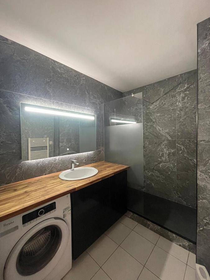 Gîte pour 3 personnes, avec Balcon et Vue à IFS - 3