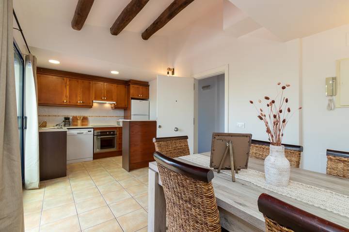 Apartamento entero, Casa de vacaciones 'Mas Tinus - Palmera' con terraza privada y Wi-Fi in Santa Cristina de Aro, Costa Brava