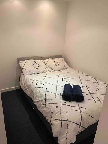 Holiday Apartment for 2 People in Leeds, West Yorkshire, Photo 2