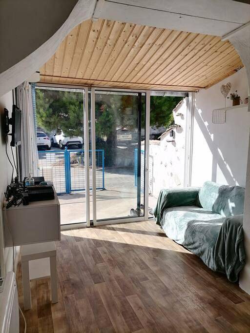 Two-Bedroom House in Saint-Gilles-Croix-de-Vie, Vallée de la Loire