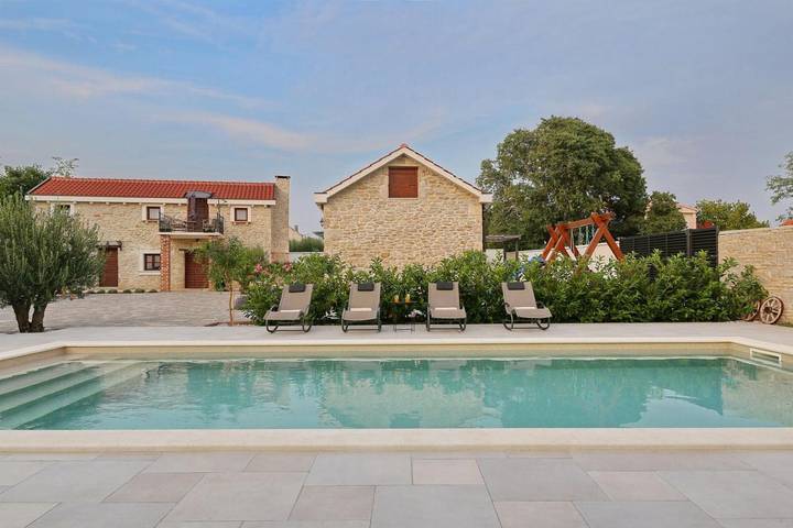 Villa für 10 Personen, mit Garten und Balkon in Zadar - 3