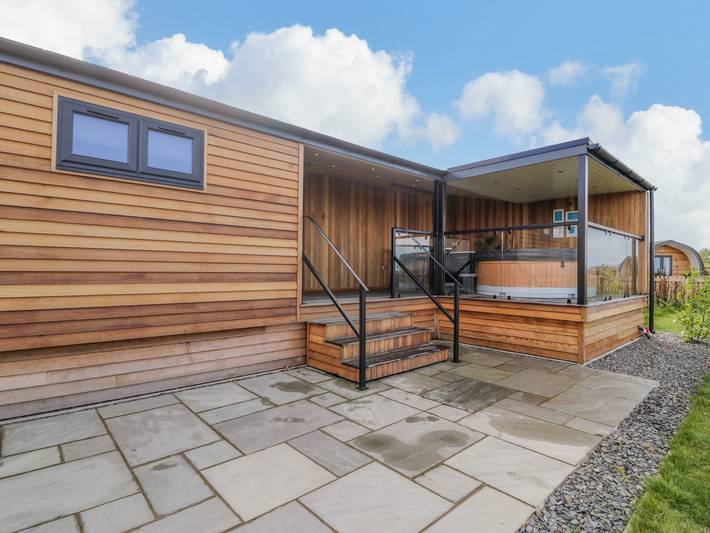 Cottage for 4 people, with Hot tub and Garden in Wales