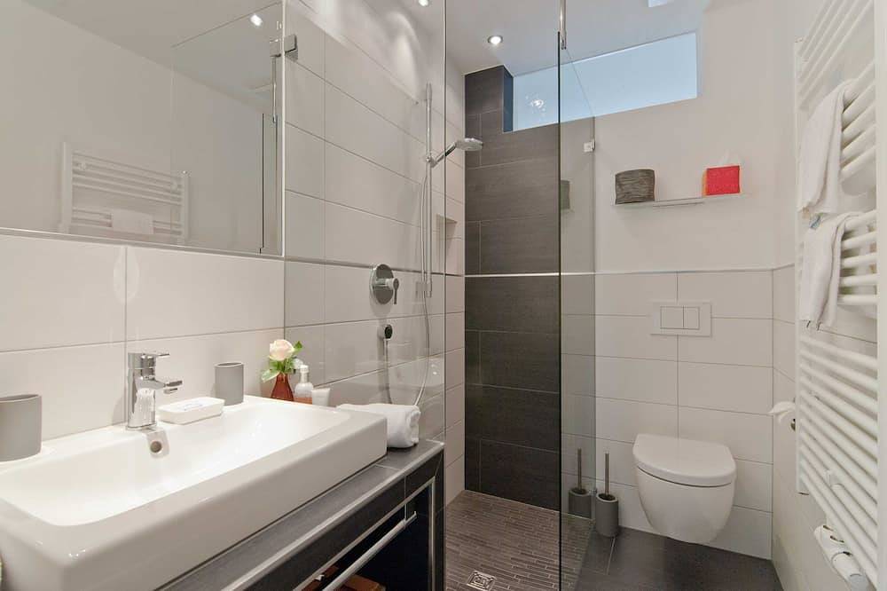 Apartamento entero, Robogen, 1 room, 2nd floor, east/south, surrounding balcony - Trinkl in Bad Wiessee, Alpes Bávaros