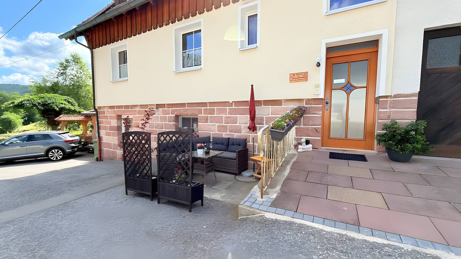 Ganzes Studio, Studio 'Tannenwipfel, 40qm' mit Bergblick, Infrarotsauna , umzäunter Esstischgruppe und Wlan in Enzklösterle, Nordschwarzwald