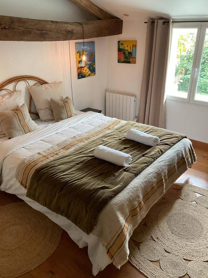 Location de vacances pour 2 personnes, avec jardin et piscine à Étauliers - 2