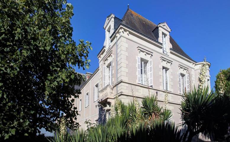 Chambre d’hôte pour 2 personnes, avec jardin et vue, animaux acceptés à Rochefort-sur-Loire