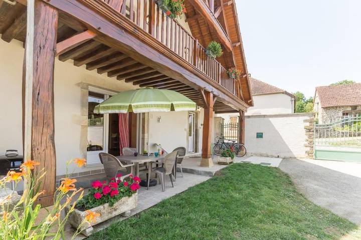 Location de vacances pour 4 personnes, avec Terrasse et Jardin dans Auxant