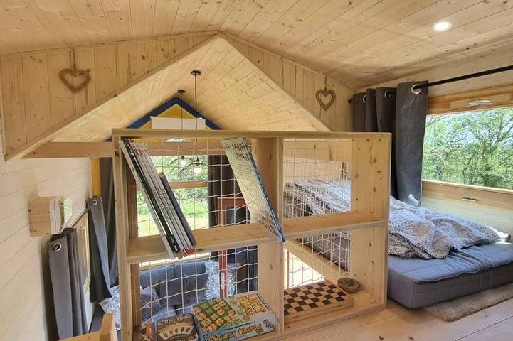 Ganze Wohnung, Gemütliche Tiny House mit Klima - 4 Pers. in Sail-les-Bains, Roanne und Umgebung