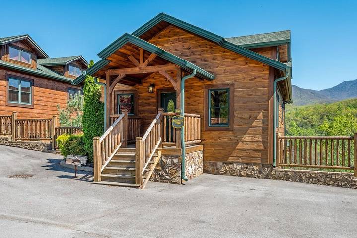 Log cabin for 8 people, with hot tub and balcony as well as pool - 1