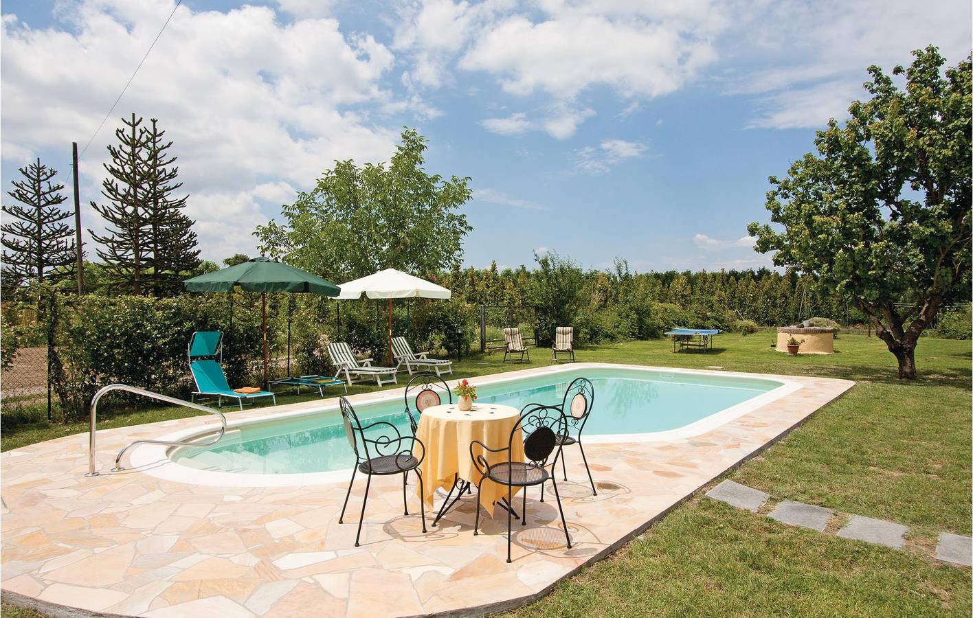 Geräumiges Apartment mit Pool & Parkplatz in der Nähe von Pescia in Ponte Buggianese, Pistoia Provinz