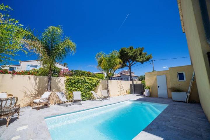 Gîte pour 9 personnes, avec piscine et jardin dans Parc des Expositions Montpellier - 2
