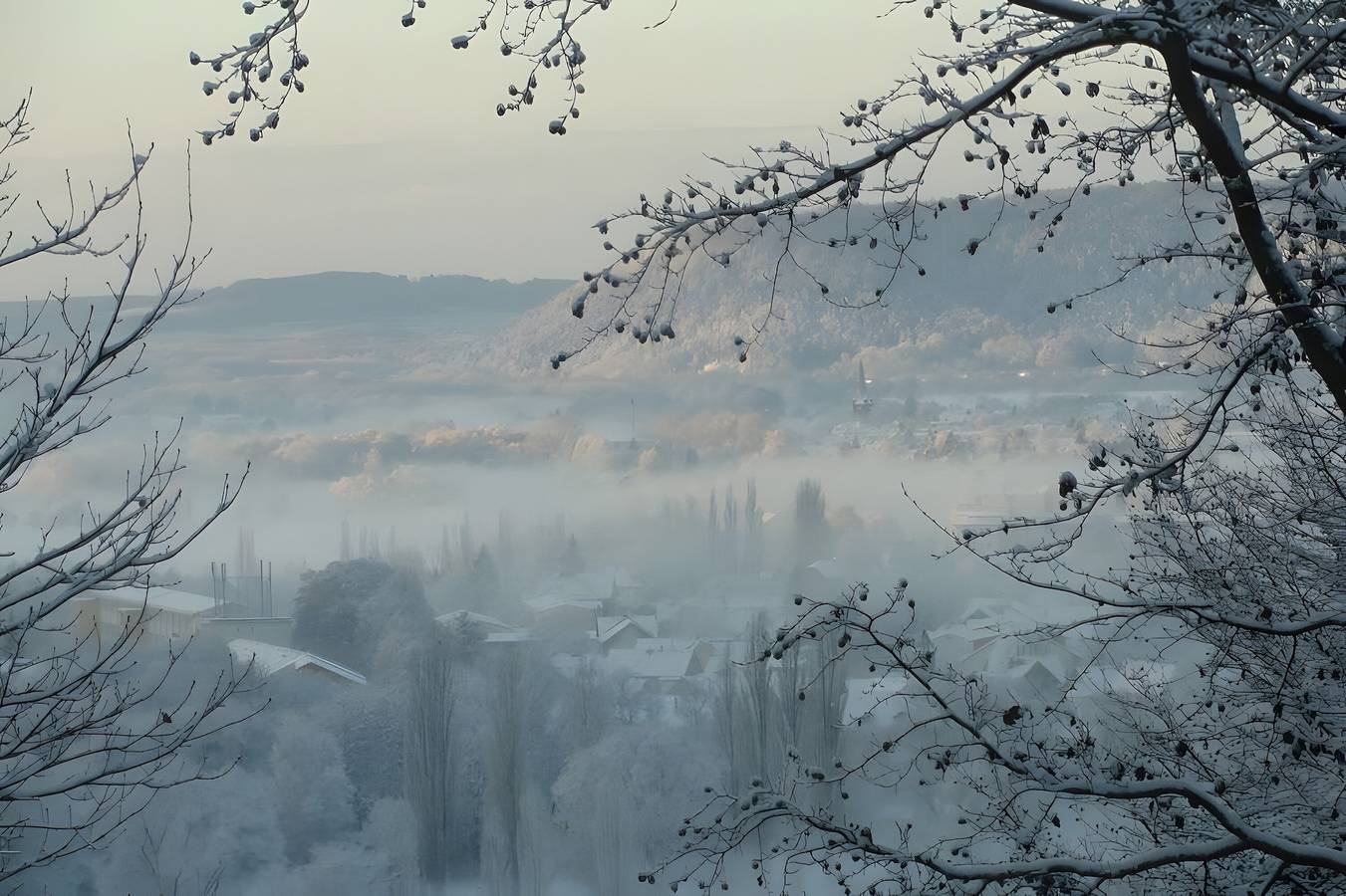 Casa con vista mozzafiato in una posizione tranquilla e piscina, a destra sul bordo in Sonneberg, Region Sonneberg