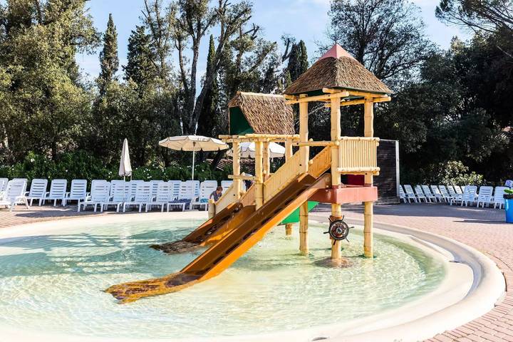 Camping für 4 Personen, mit Pool und Terrasse, mit Haustier in Chianti