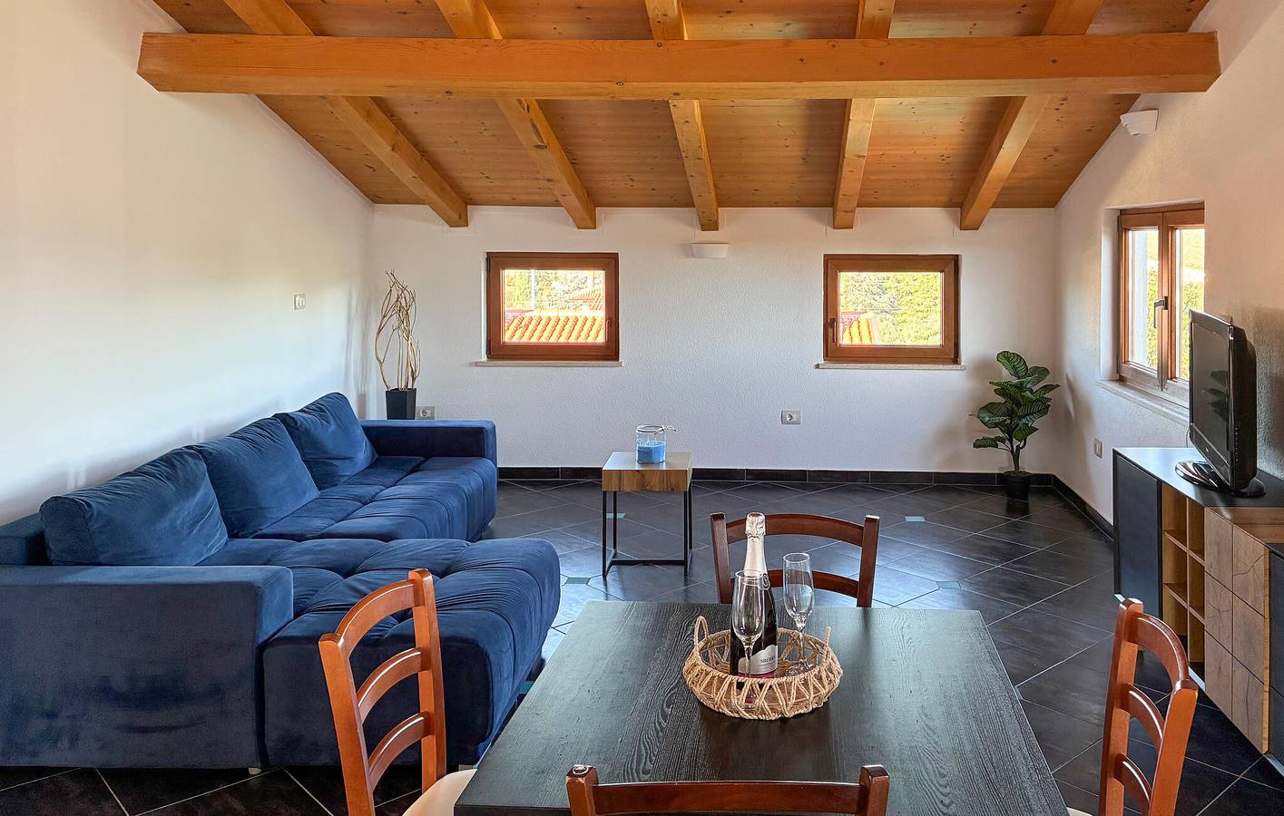 Charmant appartement de 2 chambres avec terrasse près de Plovanija et de la rivière Dragonja in Buje, Région d'Umag