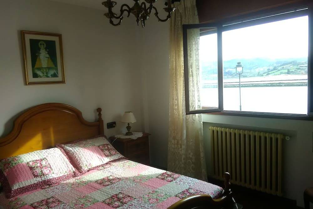 Holiday House Vacation House In El Puntal in Villaviciosa, Costa Verde (Spain)