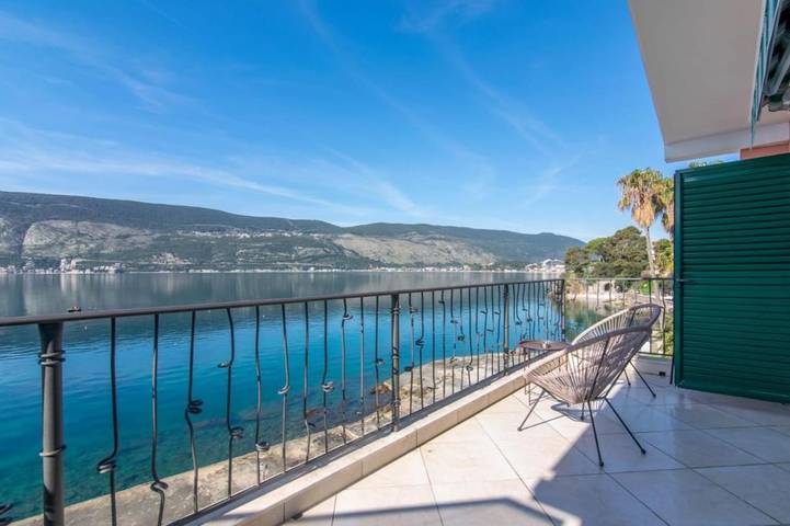 Apartament wakacyjny dla 4 osób, z Balkon i Taras oraz Ogród i Widok w Herceg Novi