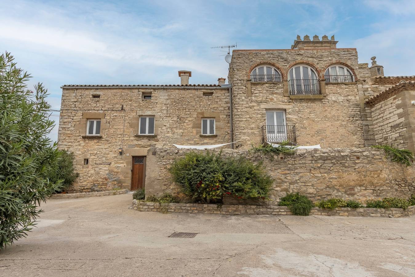 Landhaus 'La Rectoria De Vicfred' mit Bergblick, Wlan und Klimaanlage in Sant Guim de la Plana, Lleida Provinz
