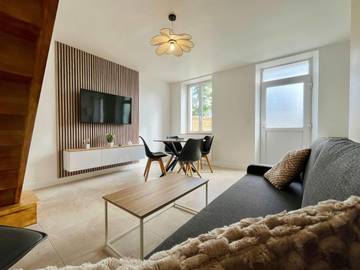 Gîte pour 4 personnes, avec jardin à Houesville