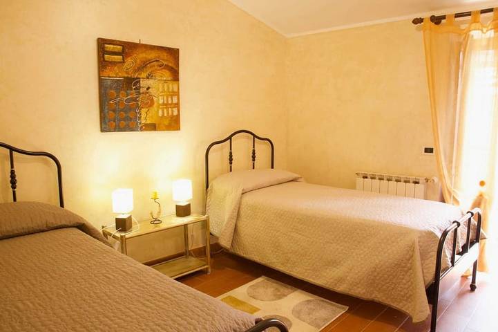 Appartamento intero, B&B la casa al vicolo - sconto 20% per le prime 2 prenotazioni in Paliano, Provincia di Frosinone