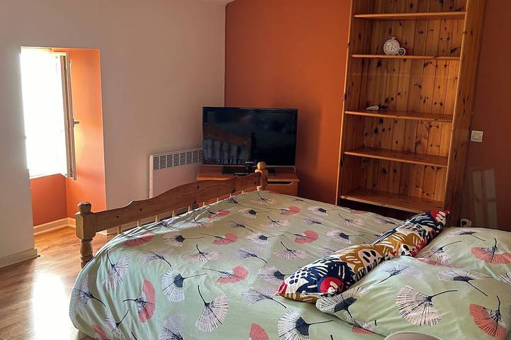 Location de vacances pour 8 personnes, avec jardin à Le Thou - 4