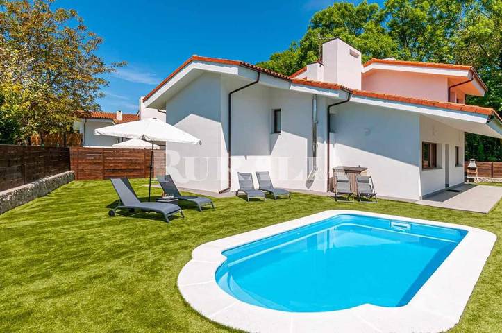 Casa rural para 6 personas, con Jardín además de Piscina y Vistas en Posada de Llanes